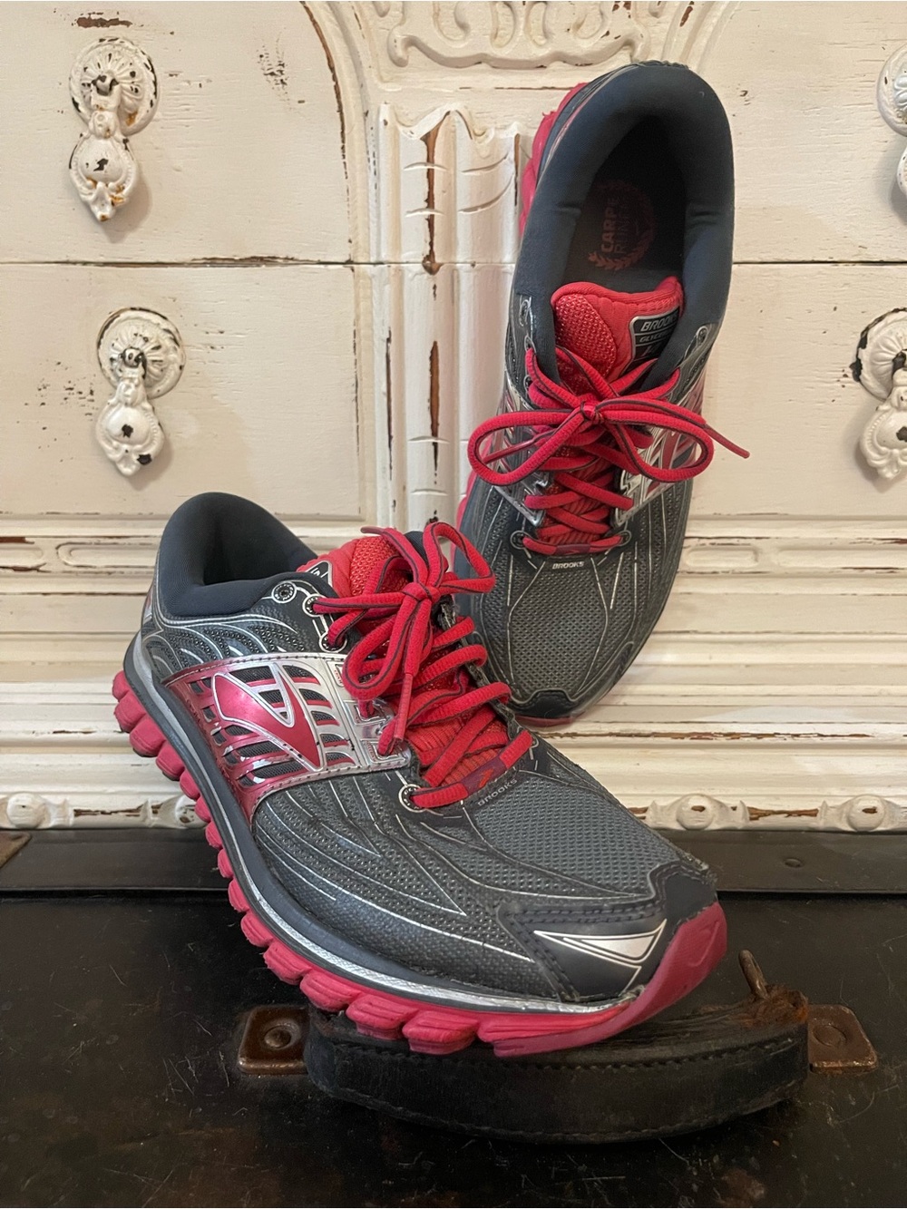 Brooks Women's Gray and Pink Running Shoes